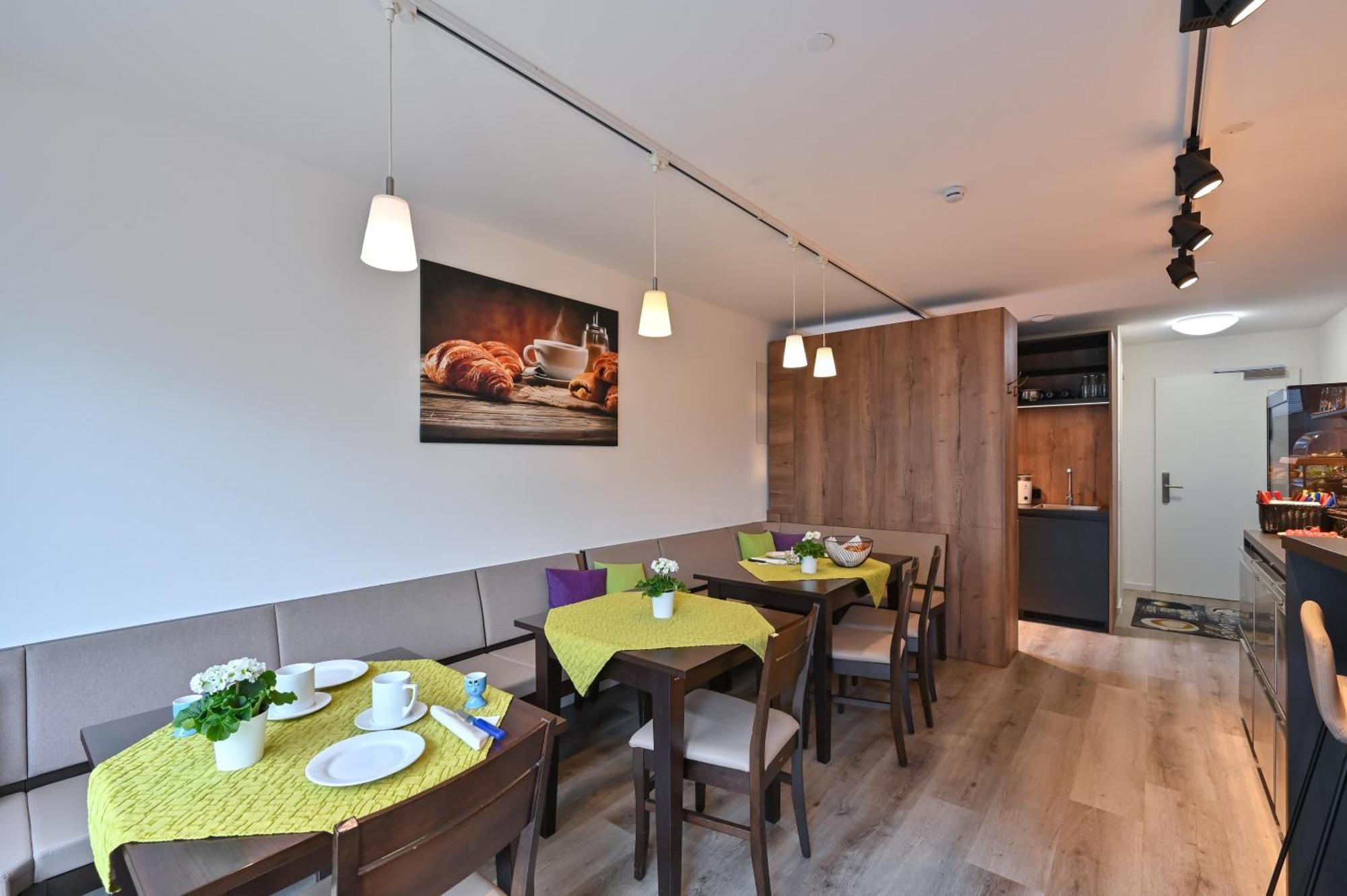 Hotel Gaestehaus Stock Zimmer Trueffeleckle Friedrichshafen Exterior photo