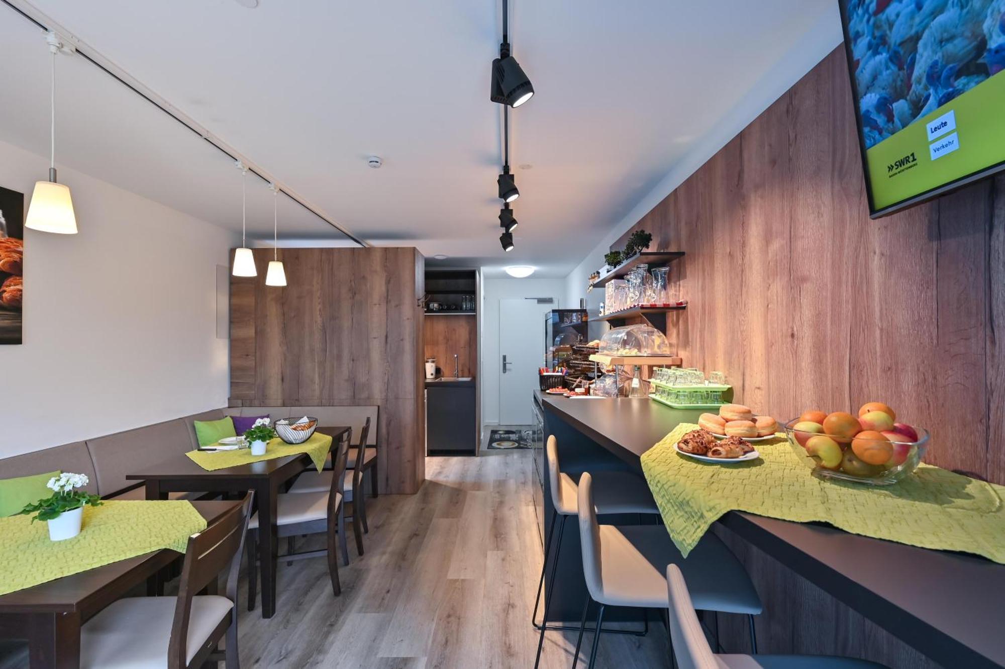 Hotel Gaestehaus Stock Zimmer Trueffeleckle Friedrichshafen Exterior photo