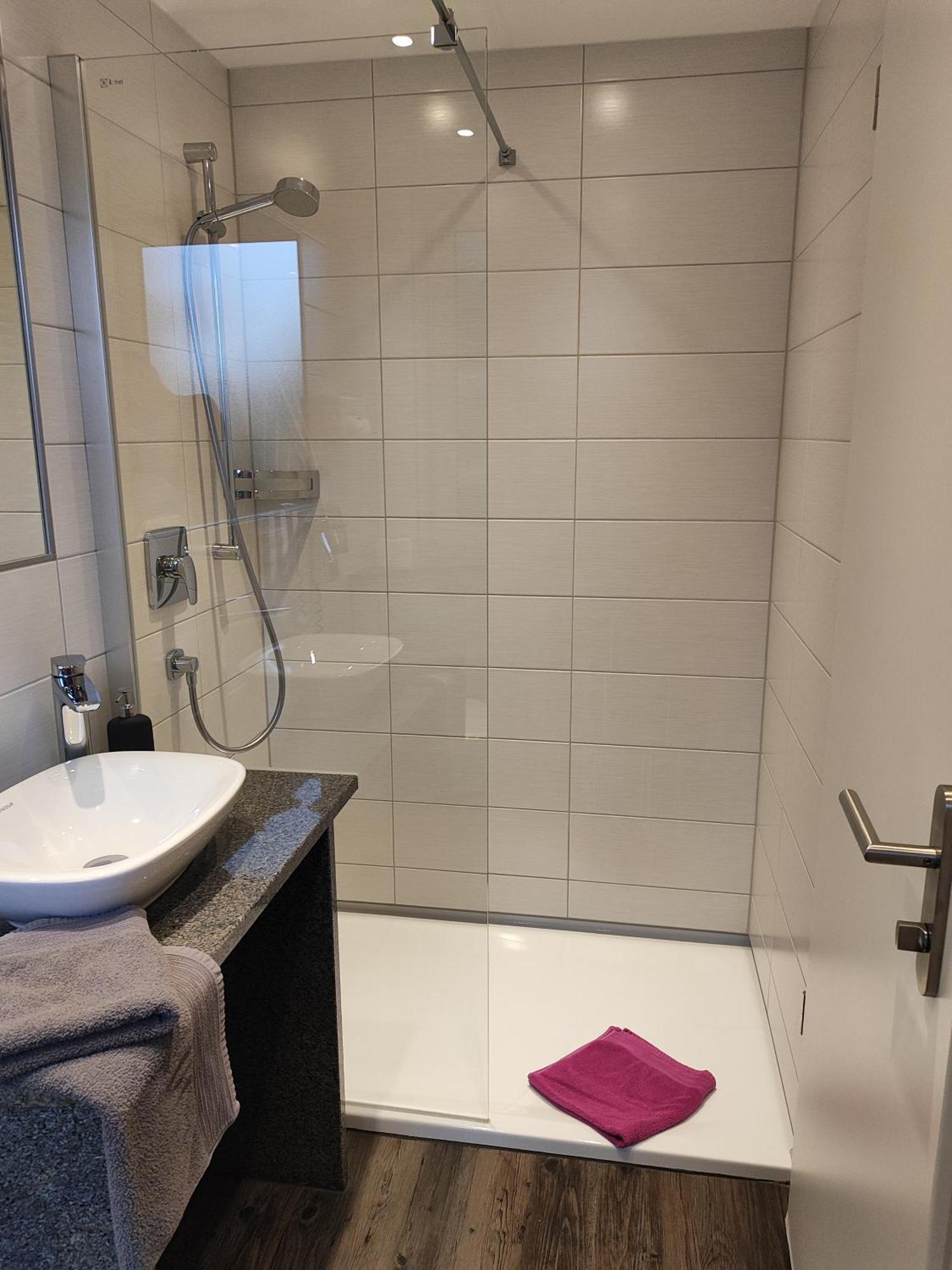 Hotel Gaestehaus Stock Zimmer Trueffeleckle Friedrichshafen Exterior photo